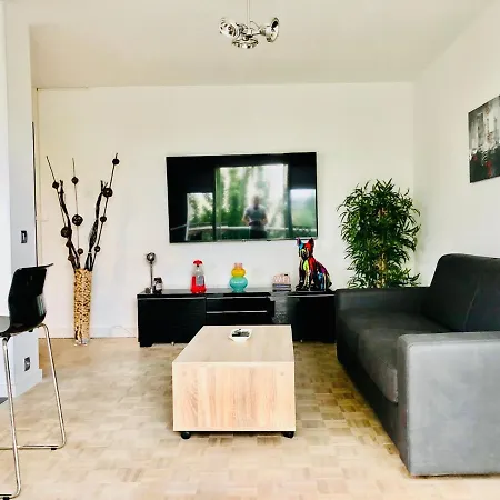 Valentin In Appartement *