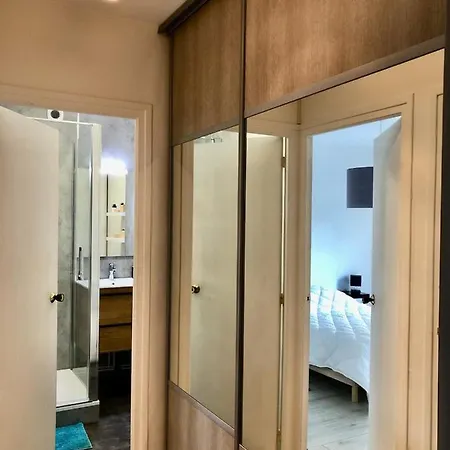 Valentin In Appartement Caen